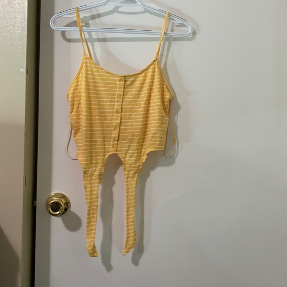 Tank Top Crop Top with decorative buttons and tie up strings